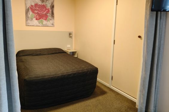 1-Bedroom Family Unit - double bed