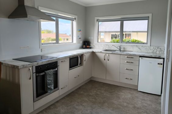 2-Bedroom Luxury Unit - kitchen